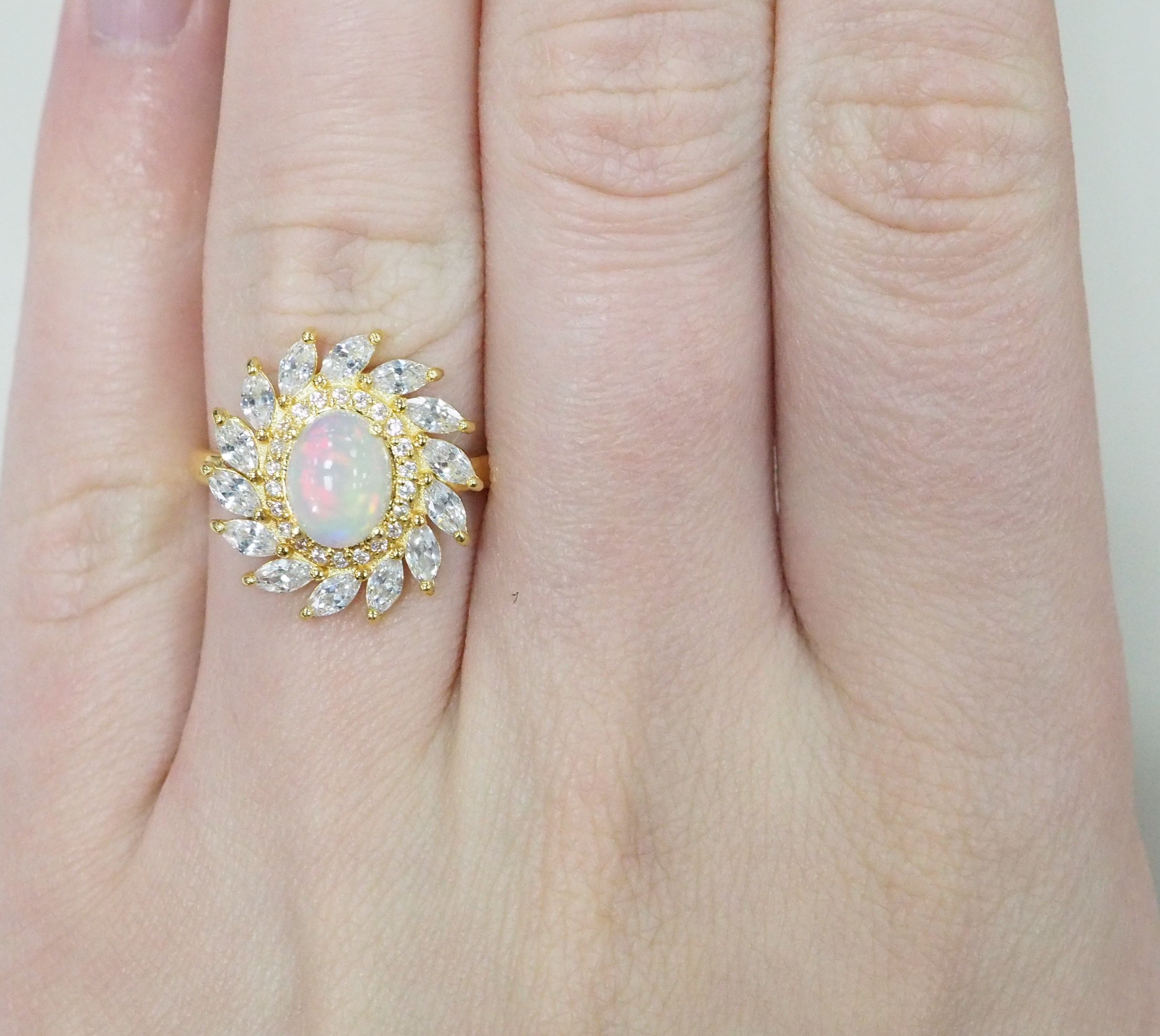 Серебряное кольцо с опалом